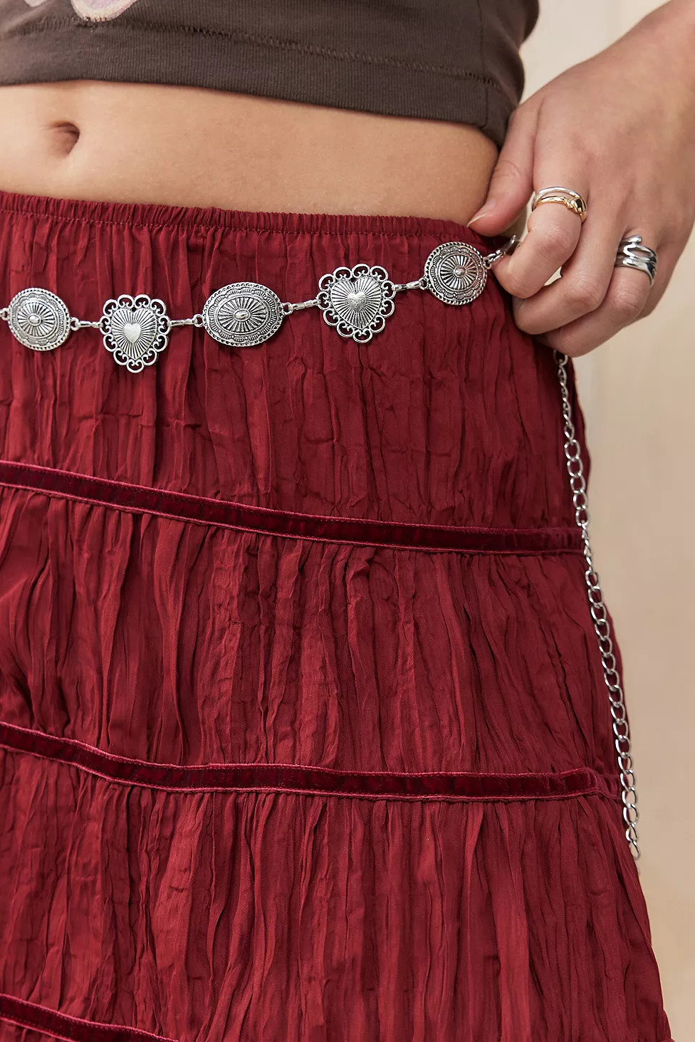 UO Western Heart Chain Belt | Urban Outfitters UK