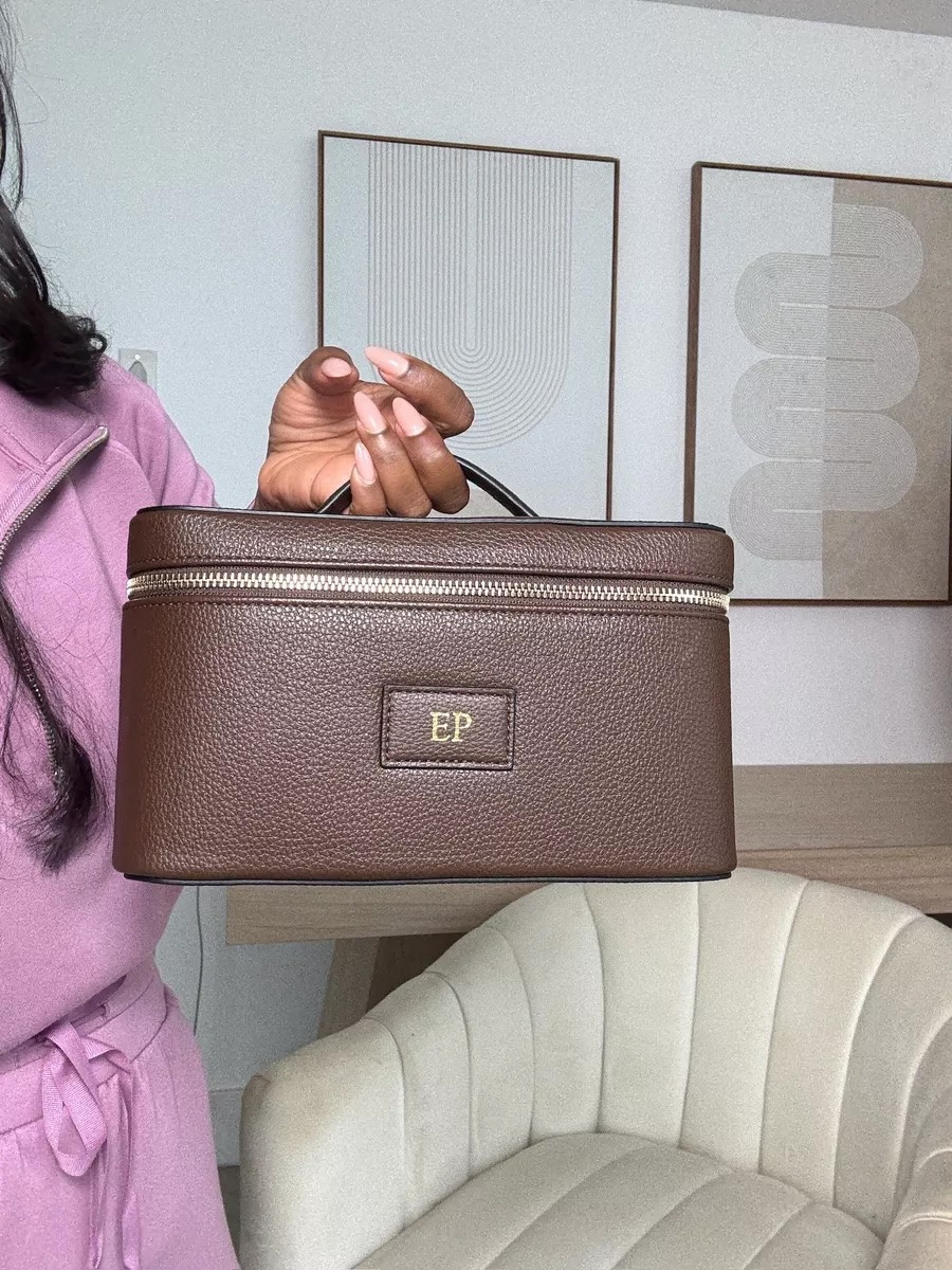 Obsessed with this travel makeup bag from revolve 🤎


vacation, travel, spring break, organization, personalized, initials, Emmy Petit, emmyypetit 

 #LTKselfcare #LTKBeauty #LTKTravel