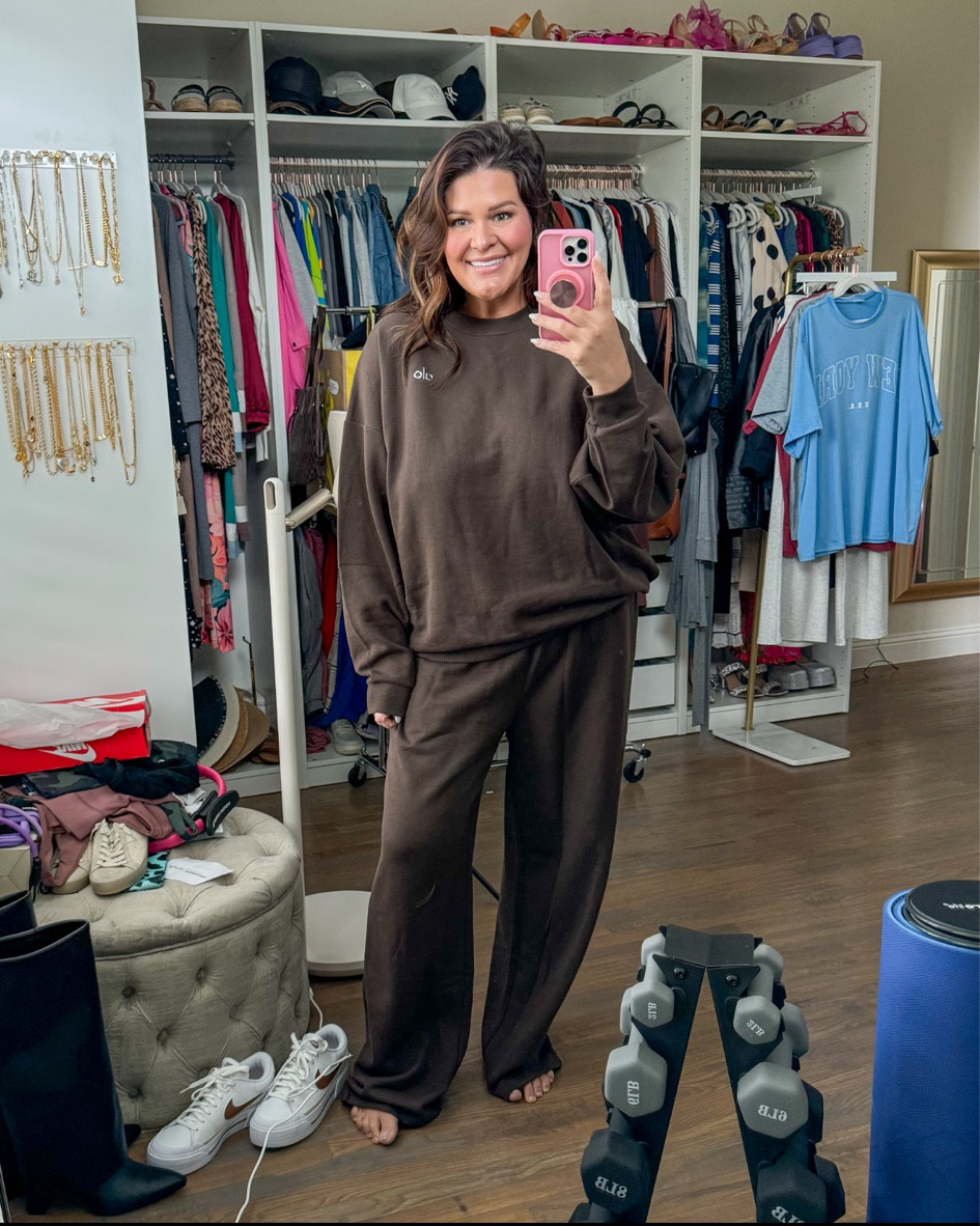 Chocolate brown alo yoga lounge set 

#LTKPlusSize #LTKActive #LTKMidsize