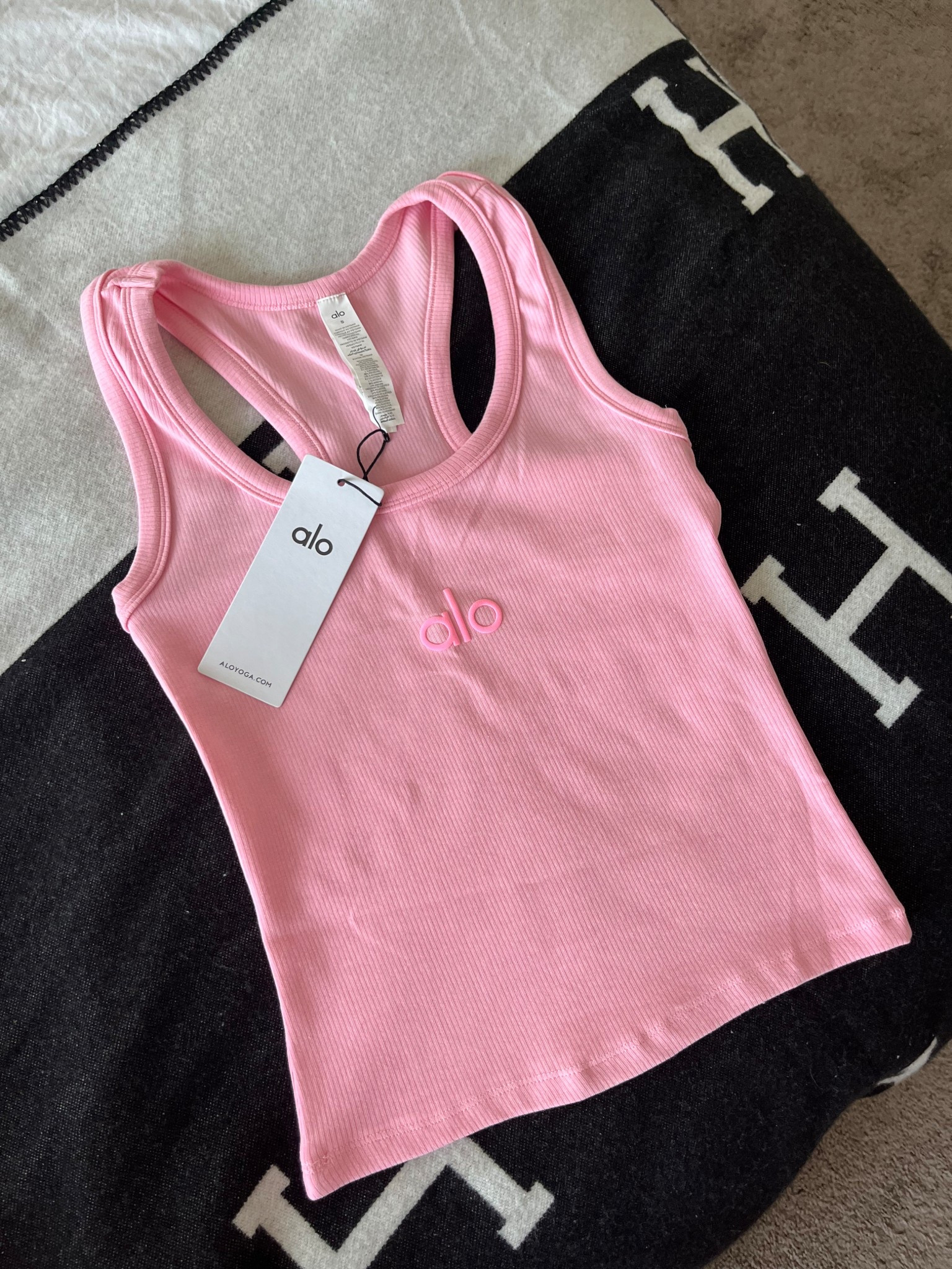 Alo Tank🎀🩷

#LTKsummer #LTKstyletip #LTKspring