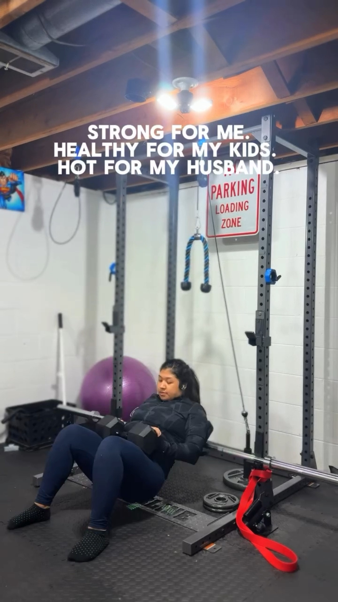 Leg Day 🫶🏽 finally figured out the new hip thrusting pad! Keeping it light until I’m more comfortable with it. #momsthatlift #motherhood #homegymlife #homegymequipment #legday