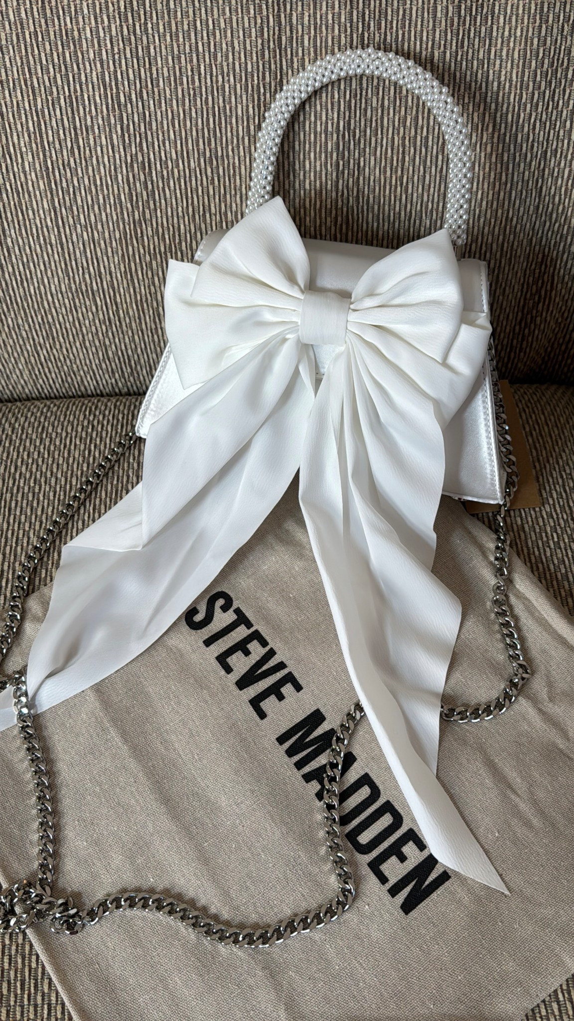 I could cry because look at how stunning this little wedding purse is from Steve Madden?! She’s beautiful 🤩🤍💍

#LTKSeasonal #LTKFindsUnder100 #LTKWedding