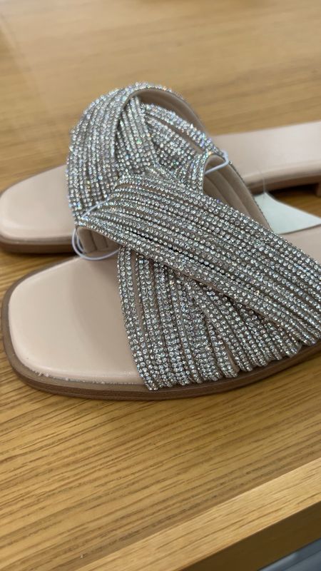 The prettiest summer sandals! I’d love to pair these with any outfit to dress it up! 

Summer sandals, spring sandals, sandals 2024, sparkly sandals, flat sandals, target sandals, sandals Target, sandals beach

#LTKShoeCrush #LTKFindsUnder50 #LTKVideo
