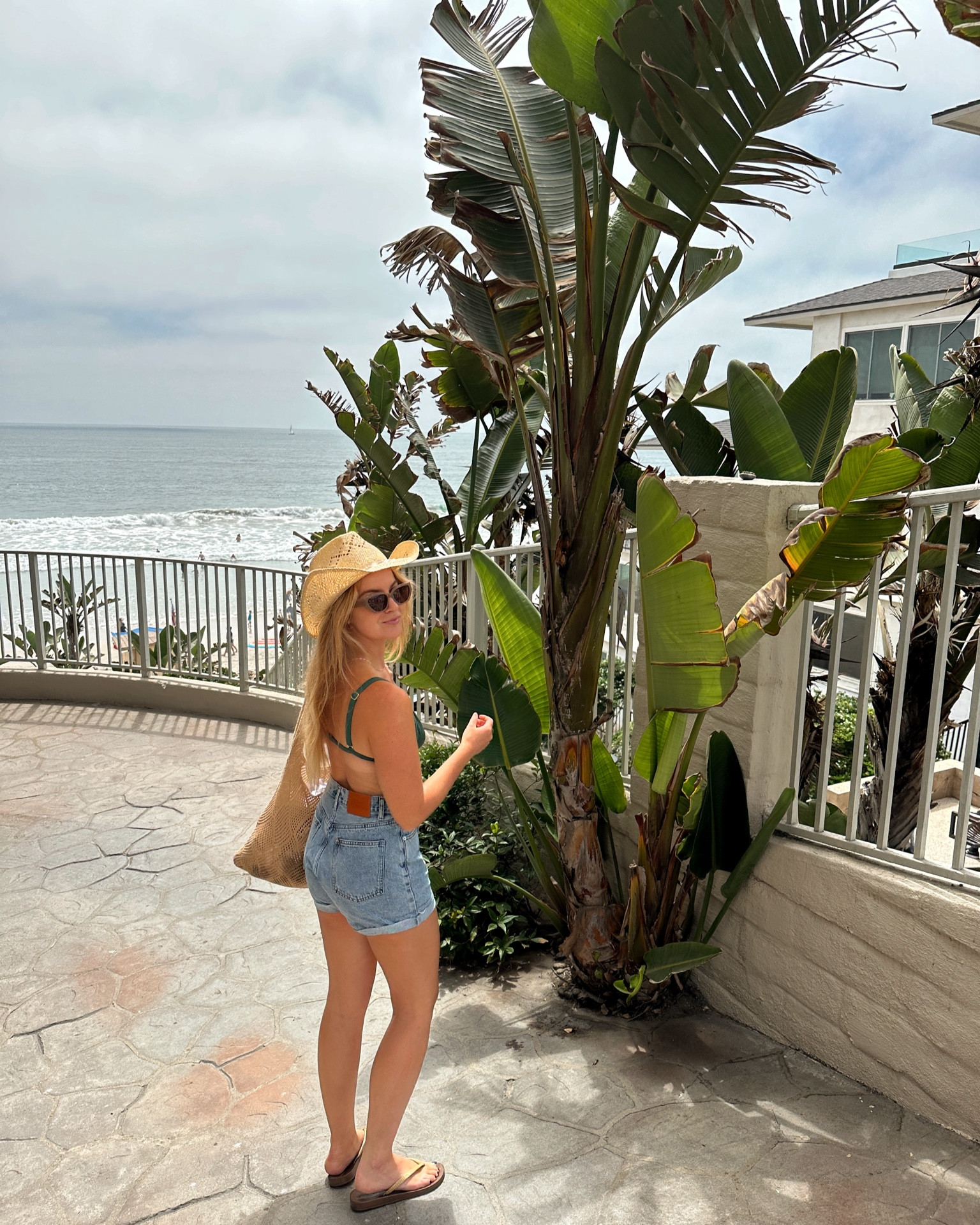 Sunday beach day in Carlsbad 🌴 Casual beach day look! 