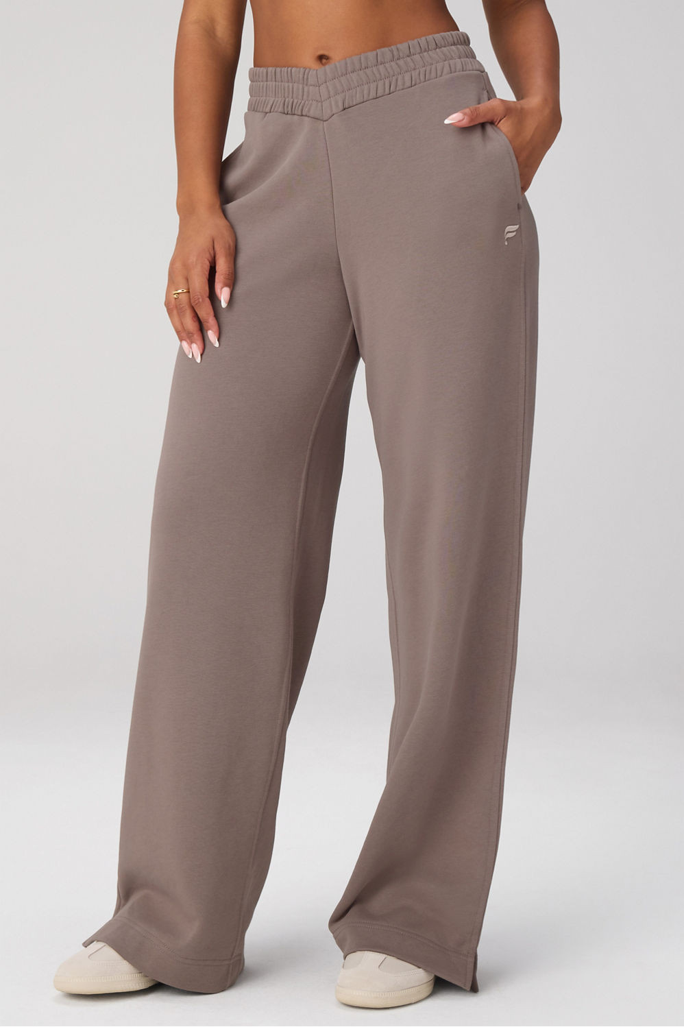 Change ModelChange ModelMandy - Wearing Size: XSHeight: 5'8''Bottom Size: XSTop Size: XSBra Size:... | Fabletics