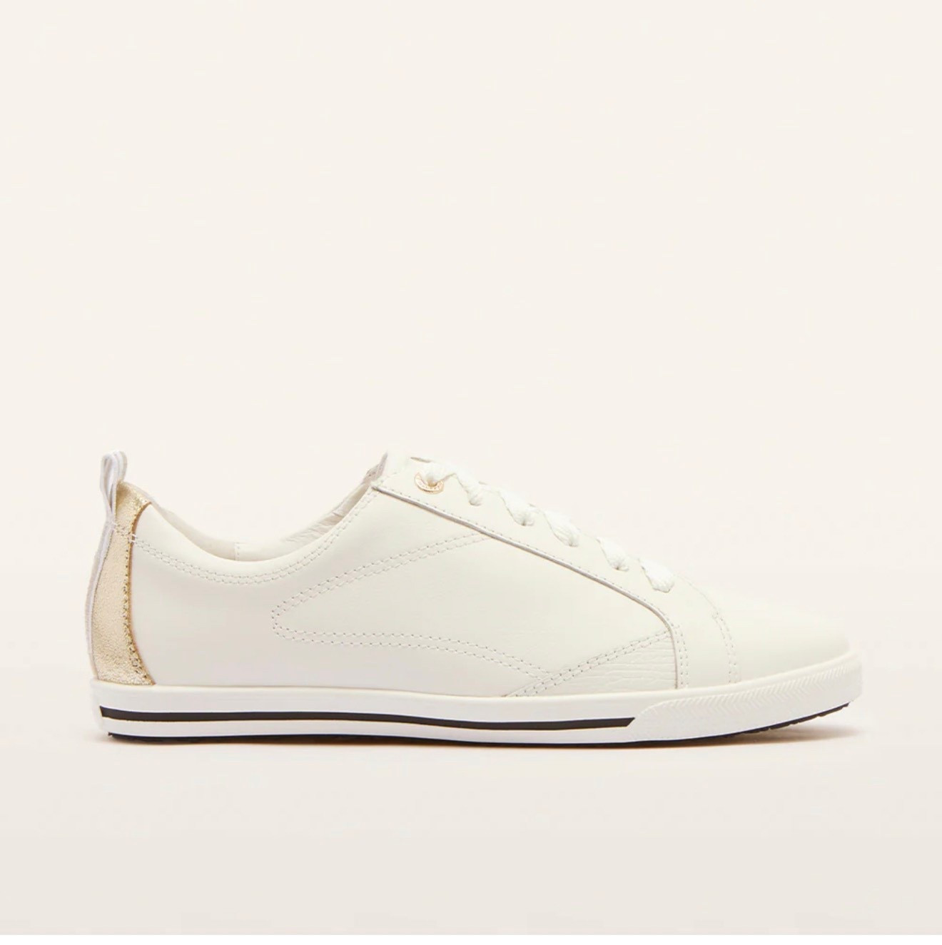 I can’t say enough about the Asher White/Gold, also available in different colors. An exceptional essential that effortlessly combines style with comfort. @FRANKIE4 Footwear 