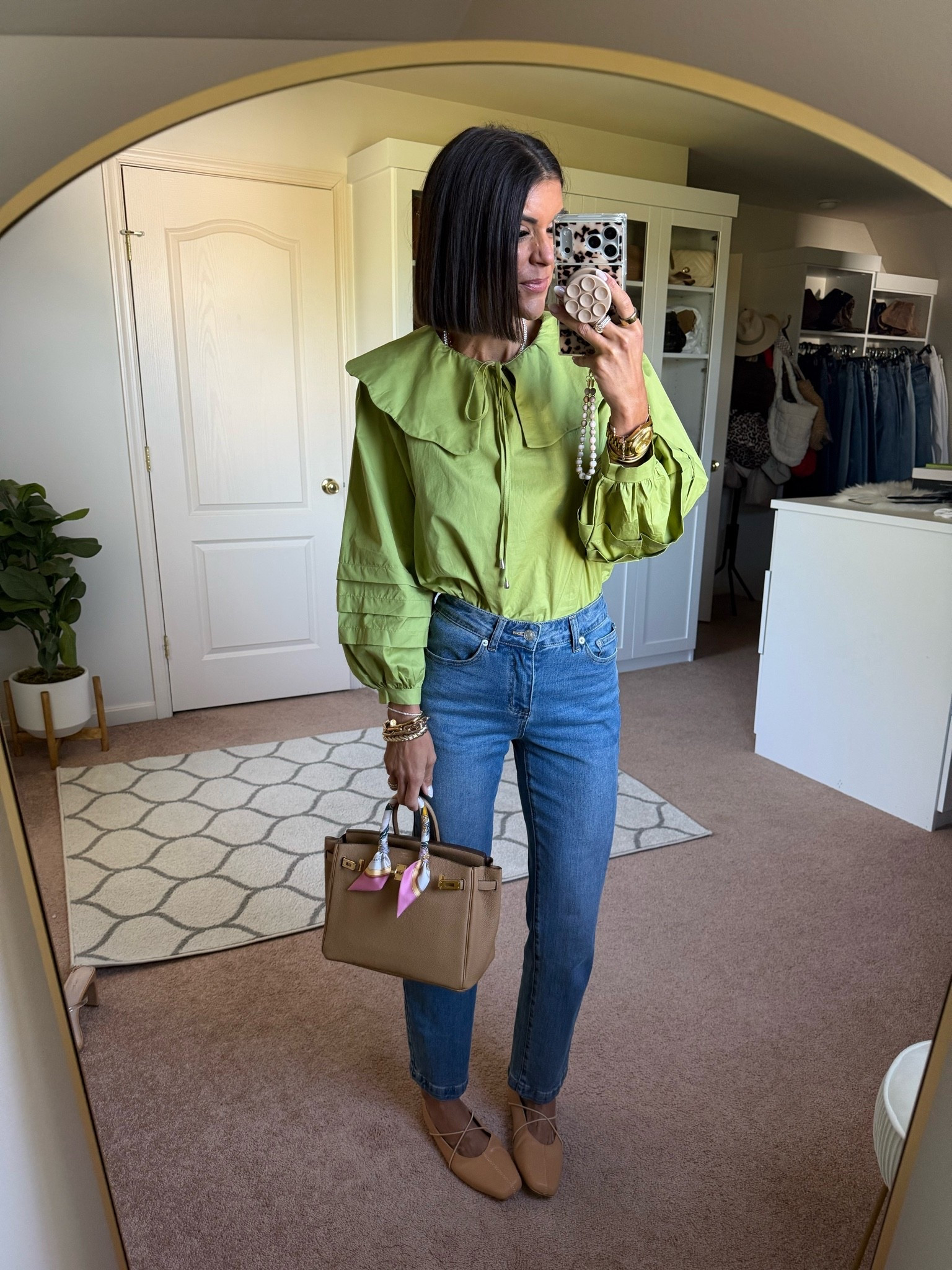 Size small in top, jeans tts

#LTKootd #LTKgrwm #LTKmomlife