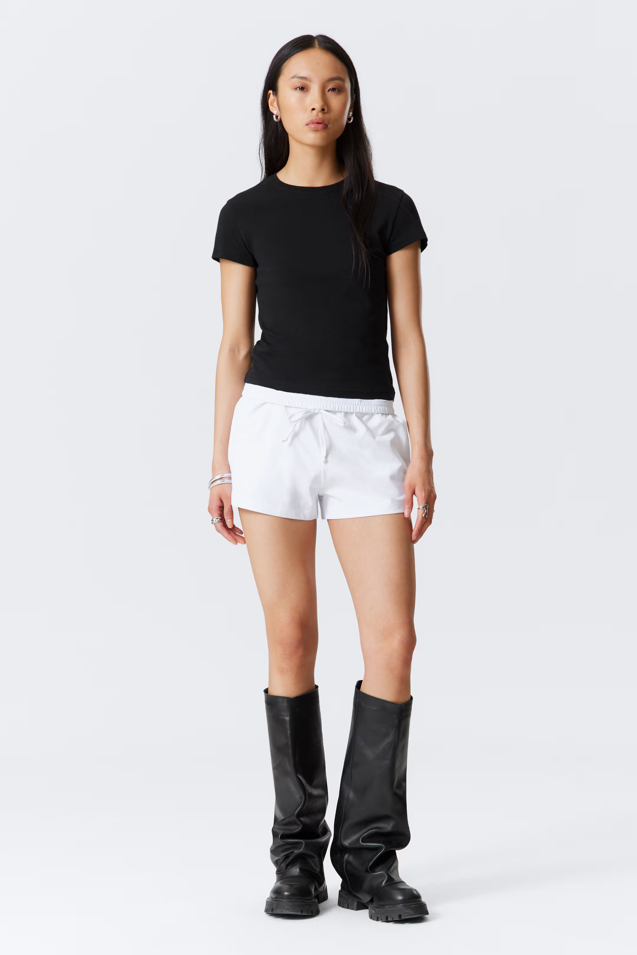 Schmales kurzärmeliges T-Shirt aus Baumwolle | H&M (DE, AT, CH, NL, FI)