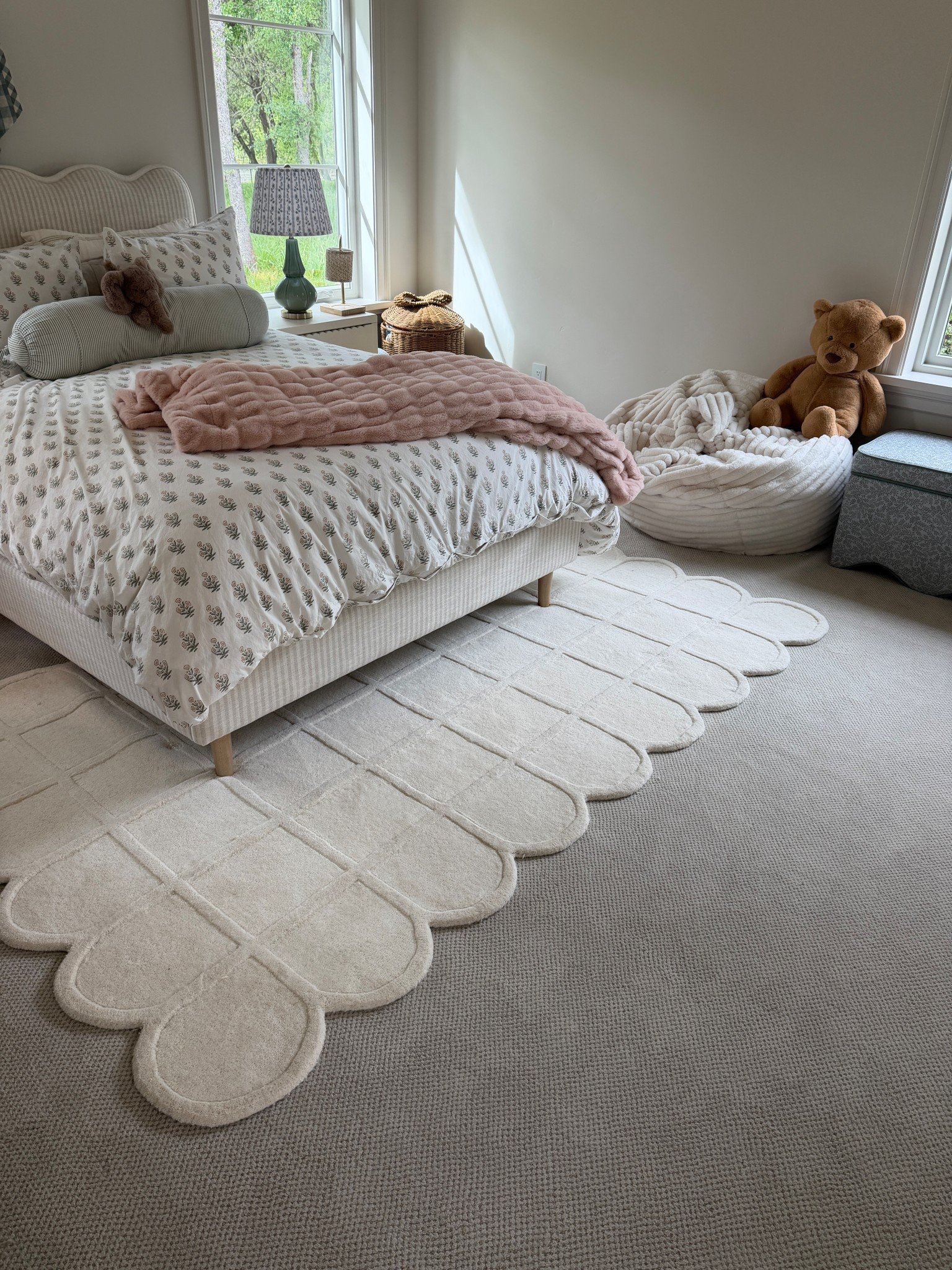 New scalloped rug that I’m loving 🤌🏼

#LTKHome #LTKmomlife #LTKKids