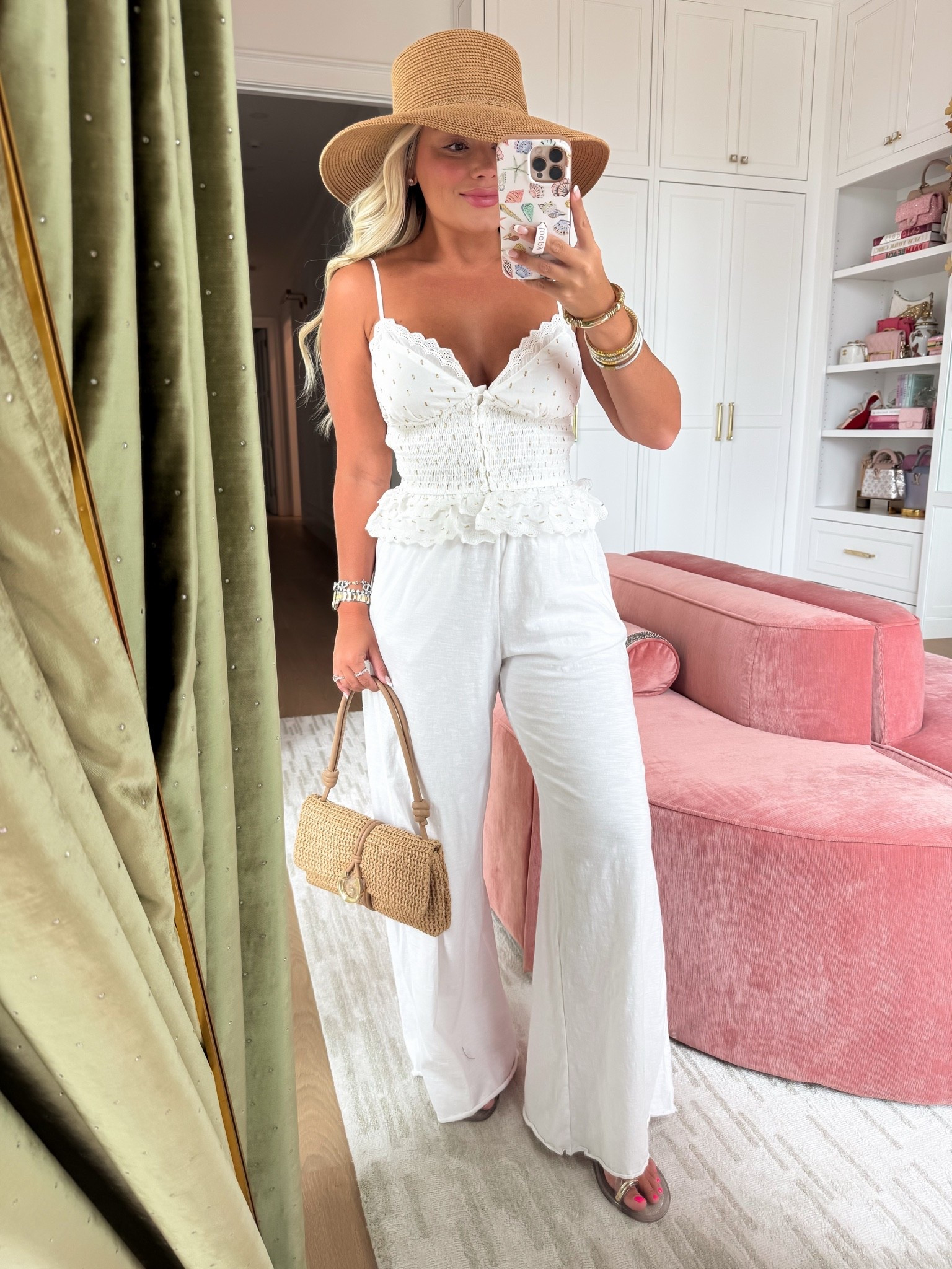 This outfit is so chic!

#LTKootd #LTKgrwm