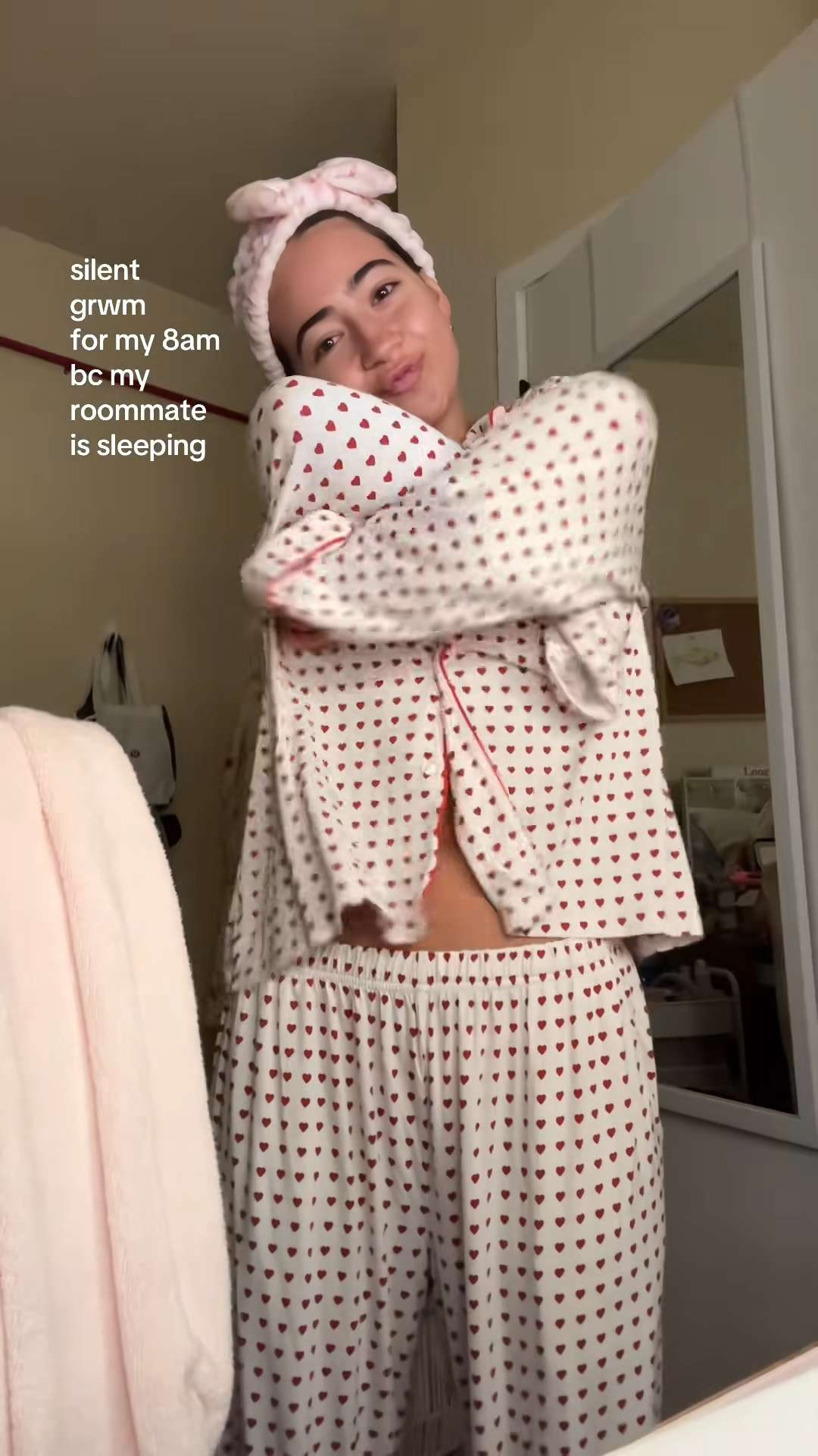 silent grwm for my 8am bc my roommate is sleeping 💋💋💋 

 #LTKgrwm #LTKootd #LTKmorningroutine