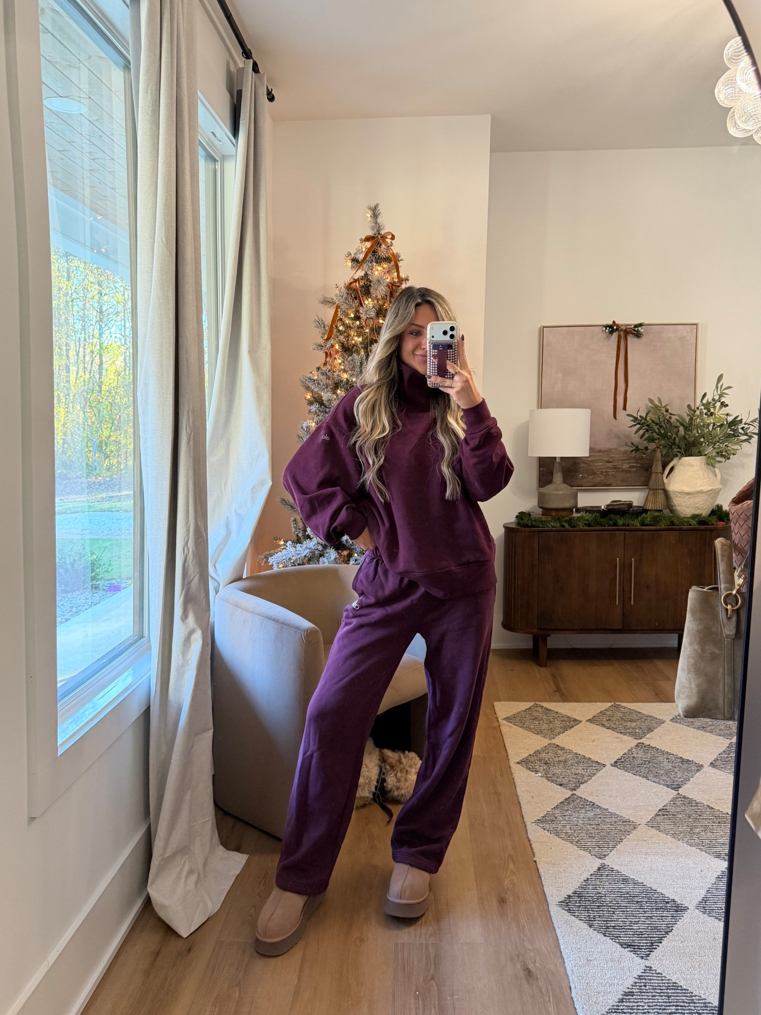 I’m obsessed with the mock neck pullover from Alo!! Everything is 30% off rn!!!!

I’m wearing a medium in both 

#LTKSaleAlert