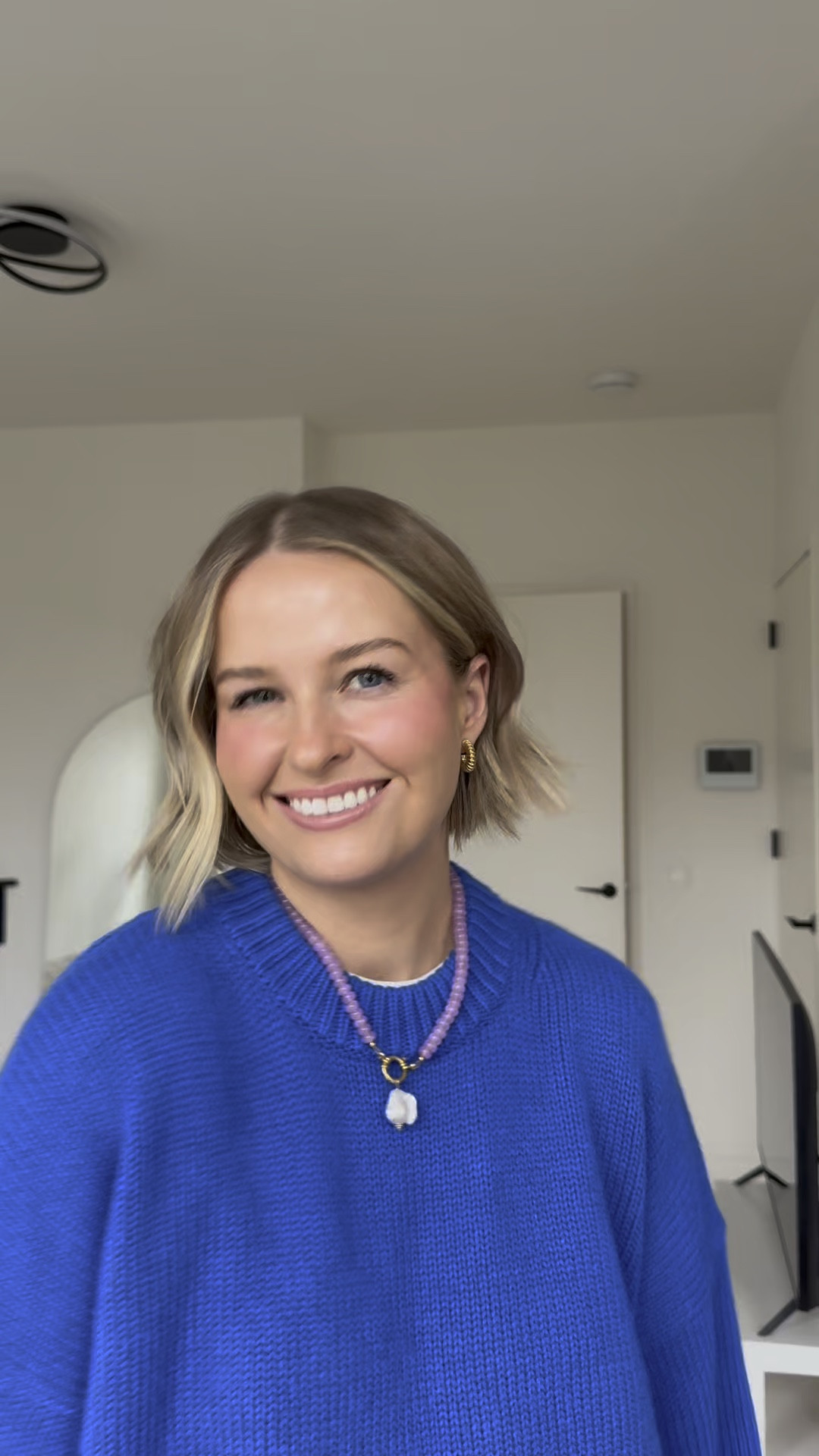 Easy 5 minute day 2 bob tutorial using my GHD curve wand!

#LTKuk #LTKbeauty #LTKeurope