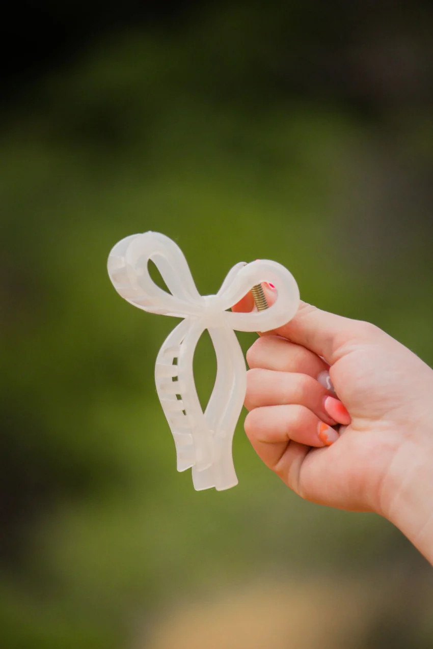 Vintage Bow Claw Clip | Shop Andi