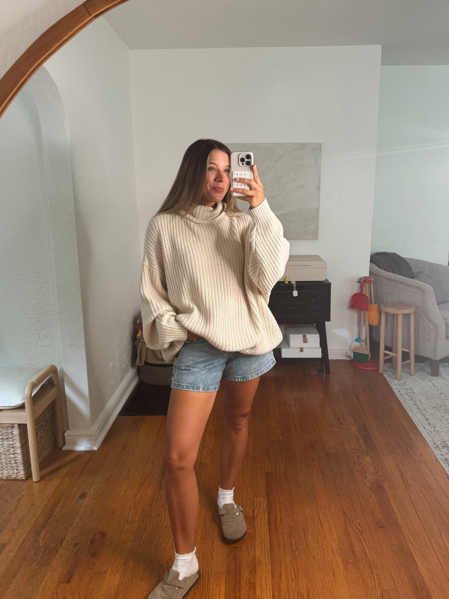 Wearing a M in this free people sweater 

#LTKSeasonal #LTKSummerSales #LTKxNSale