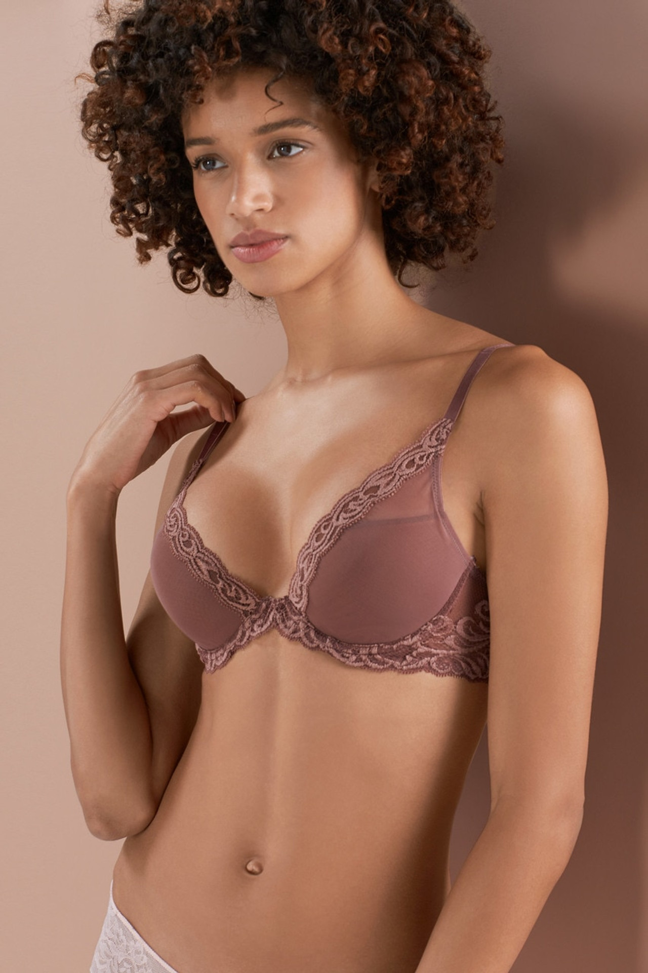 Feathers Plunge T-Shirt Bra - Basics | Natori