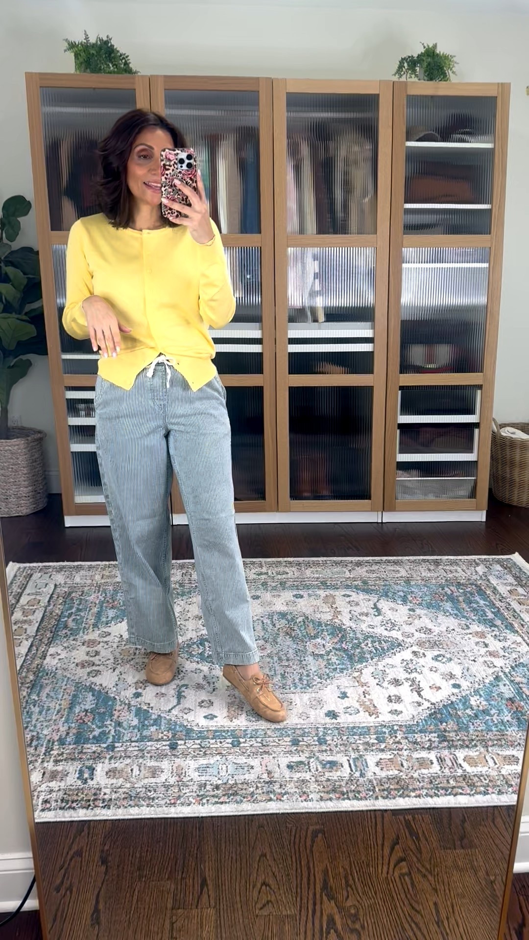 Love the loos straight style of these drawstring pull on Gap Factory pants size xs

#LTKootd #LTKSaleAlert #LTKFindsUnder50