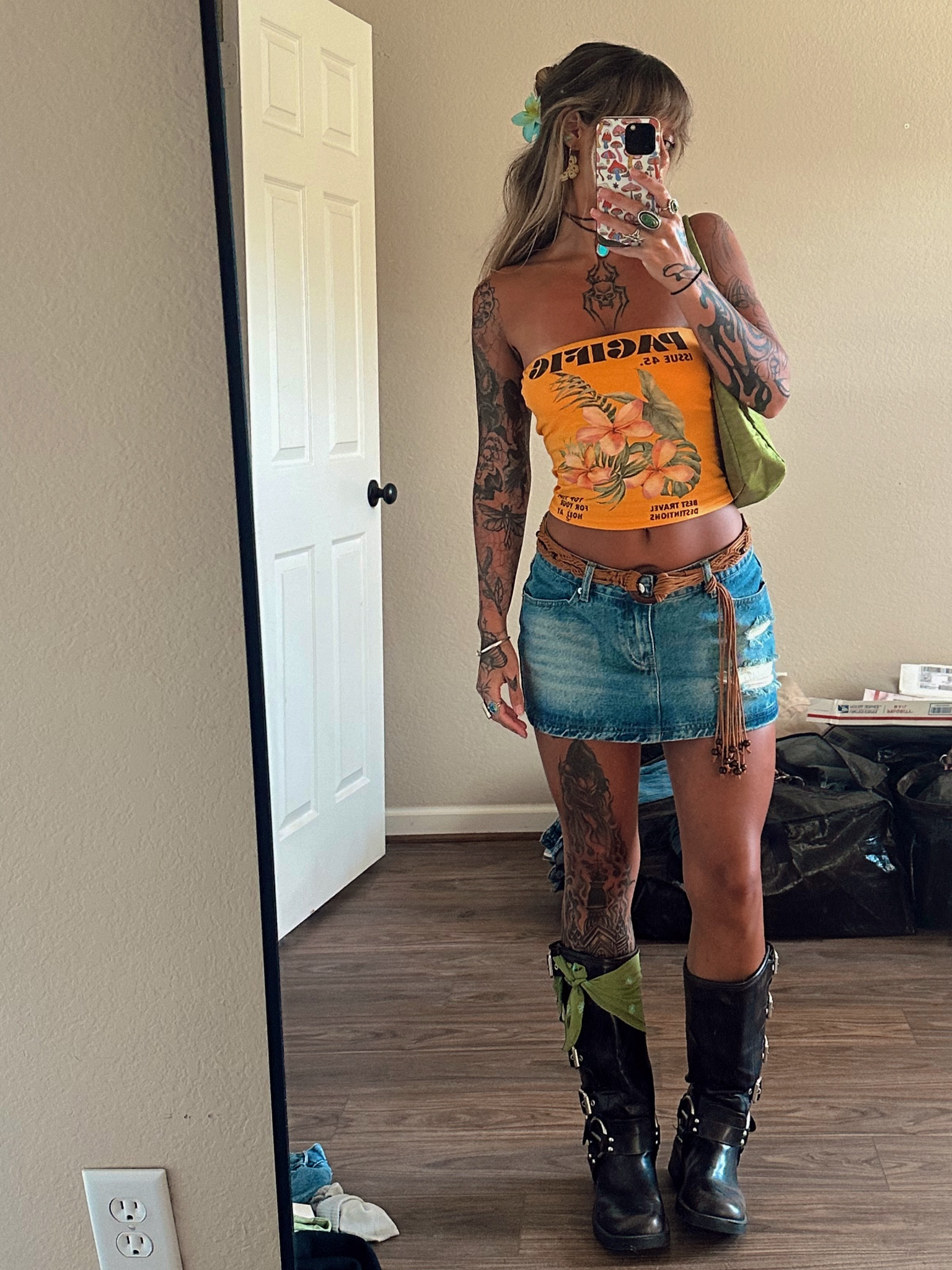 Concert fit💚
• Top is size 4
• Skirt is size S
• Scarf is thrifted

#concert #concertstyle #summer #summerstyle #styleinspo 

#LTKStyleTip #LTKShoeCrush #LTKSummerEdit