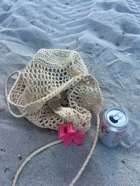 straw beach totes I 🩷

#LTKFindsUnder100 #LTKFindsUnder50 #LTKSeasonal