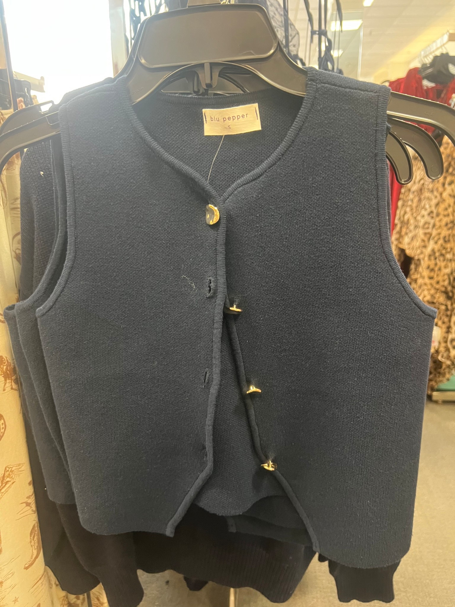 Love this top from dilliards. 

#LTKHoliday #LTKFindsUnder50 #LTKU