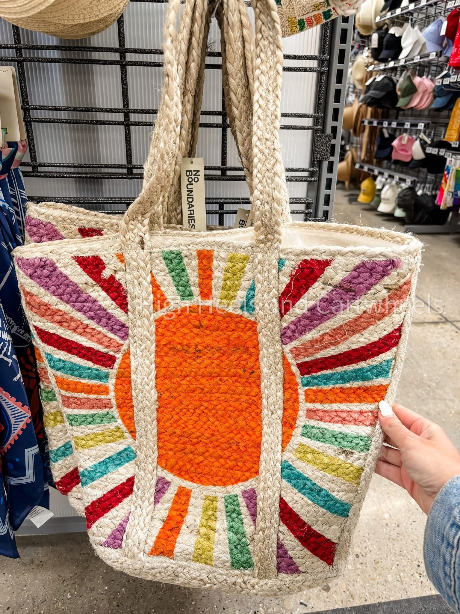 The prettiest tote!! Loving the colors!!