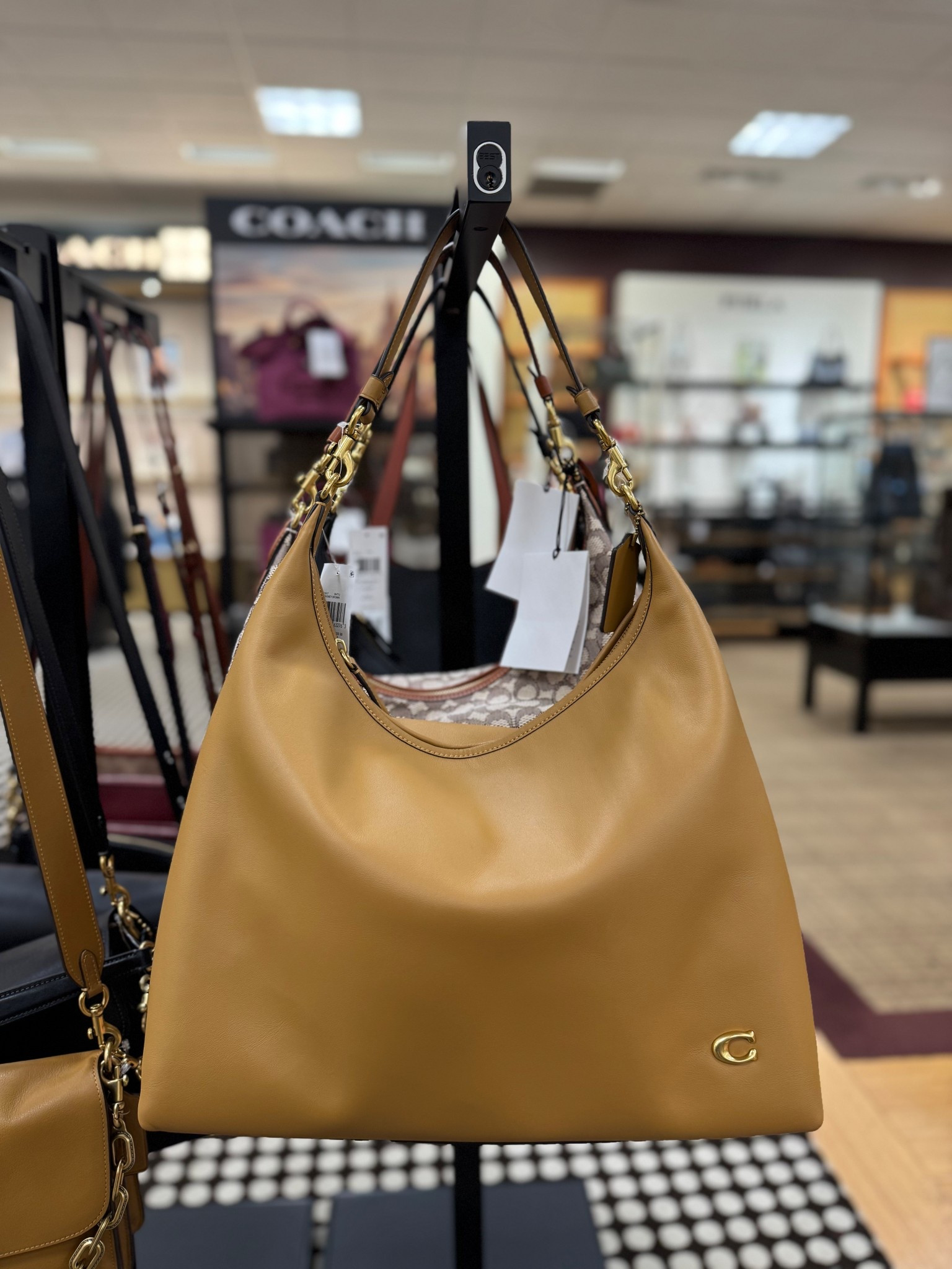 The Coach Juliet 38 in Honey is serving classic sophistication with a modern edge. Crafted in Coach’s signature glovetanned leather, it’s a timeless staple that goes with everything! 🍯✨ #Coach #Juliet38 #GlovetannedLeather #LTKHandbags #LTKFinds

#LTKItBag #LTKStyleTip