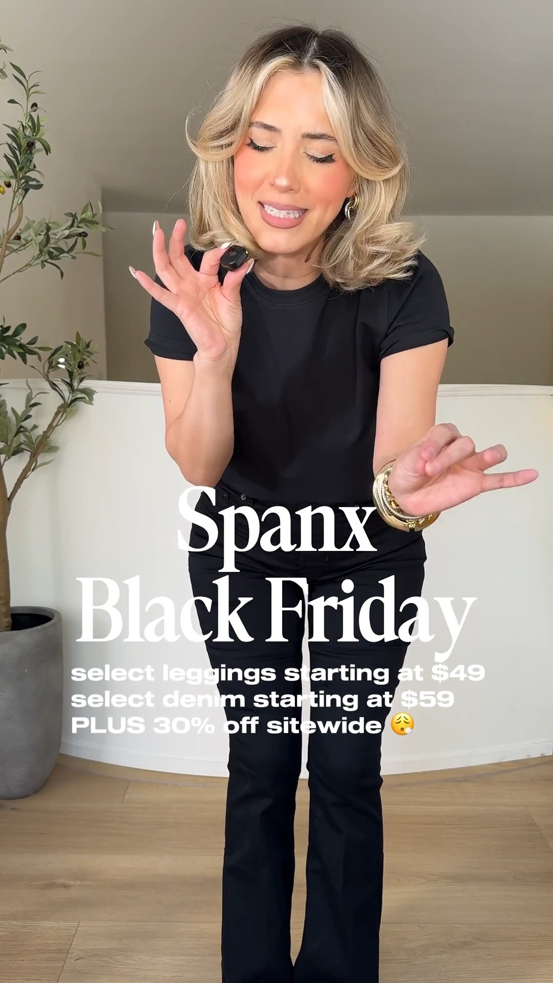@spanx Black Friday Sale begins today 🙌🏼

✅select leggings starting at $49 
✅select denim starting at $59
✅30% OFF sitewide

✔️Wearing small in everything!  if you're in between sizes, size UP

✔️the flare jeans and the leggings run a small and I actually would've preferred a medium



#LTKgrwm #LTKSaleAlert #LTKCyberWeek