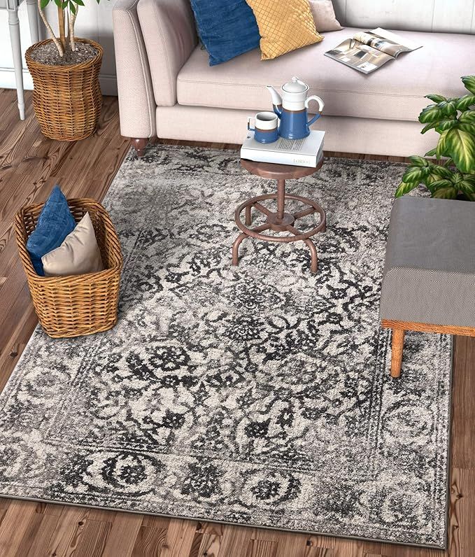 Well Woven Sydney Vintage Sheffield Grey Traditional Oriental Distressed Area Rug 3'3" x 4'7" | Amazon (US)