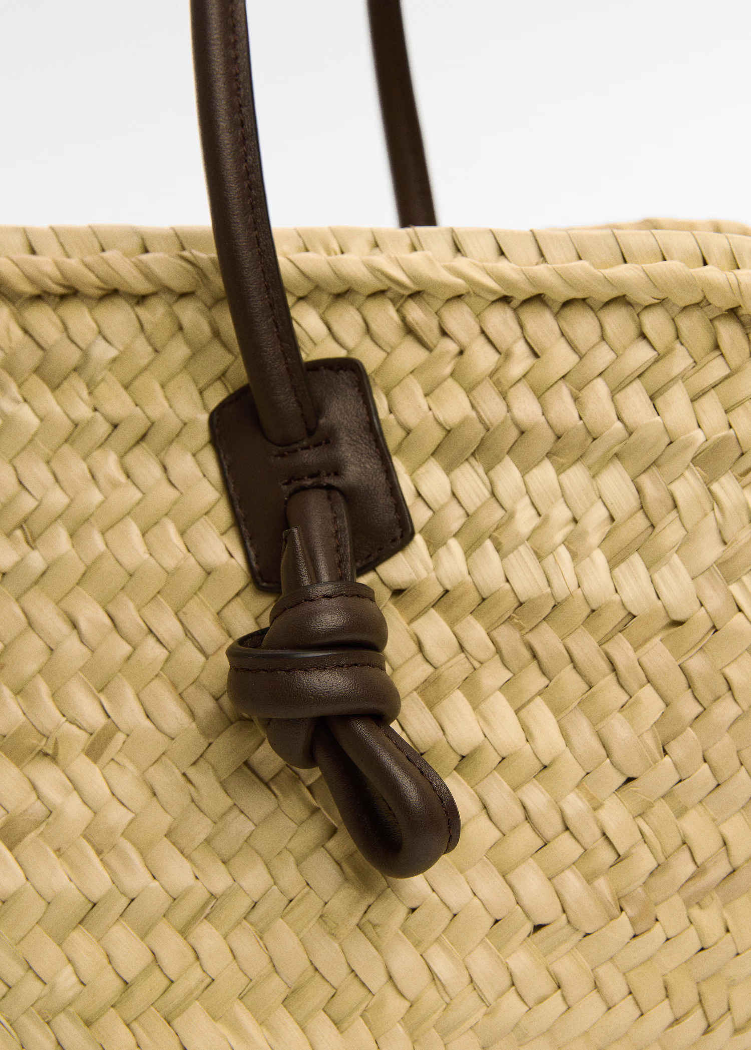 Leather basket bag - Woman | MANGO USA | MANGO (US)