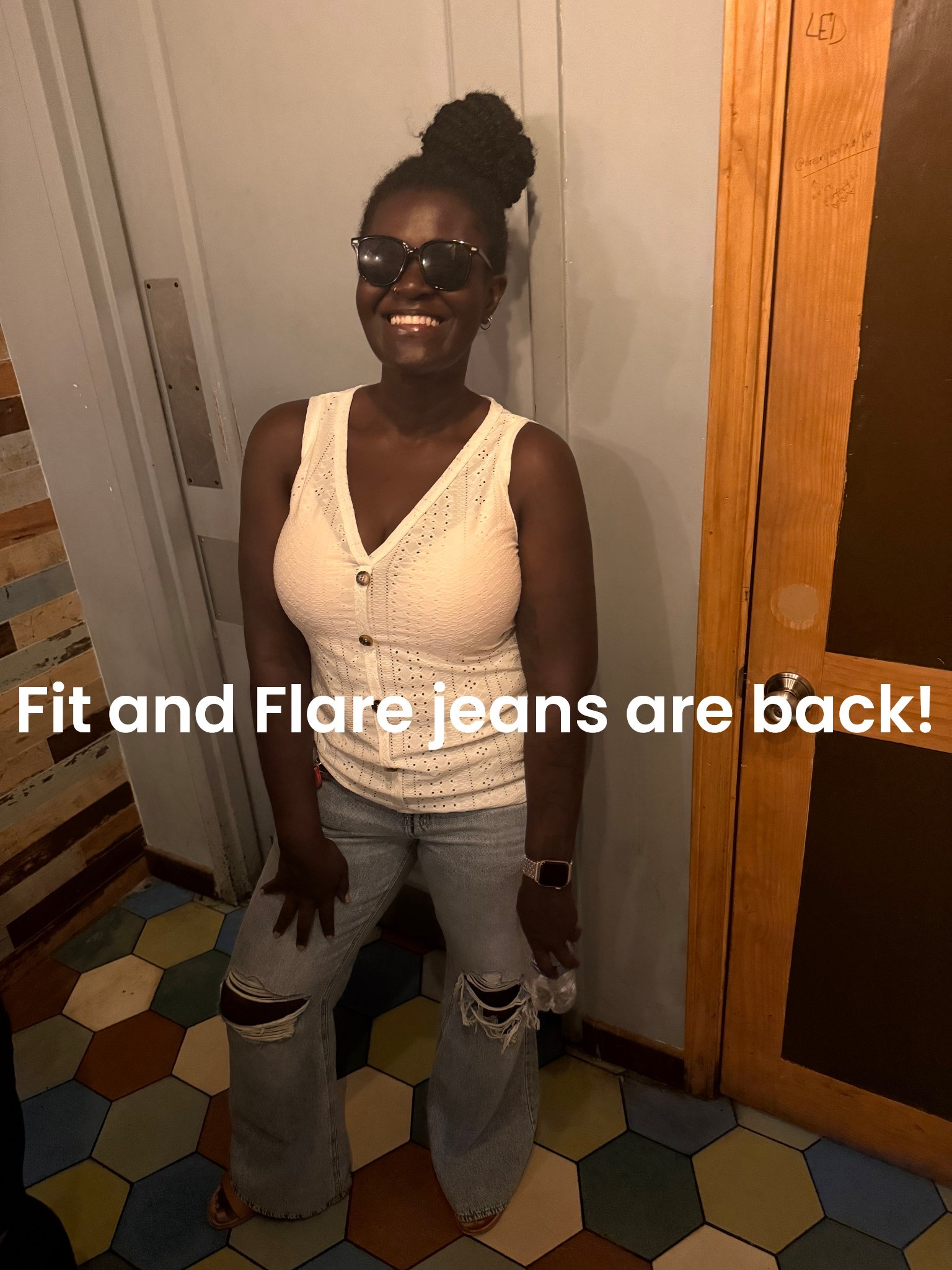 I found the perfect flare jeans for my petite girlies at Kohls!! The distressing just made them that much better for a night out or casual look #fitandflare #flarejeans #kohls #millenials 