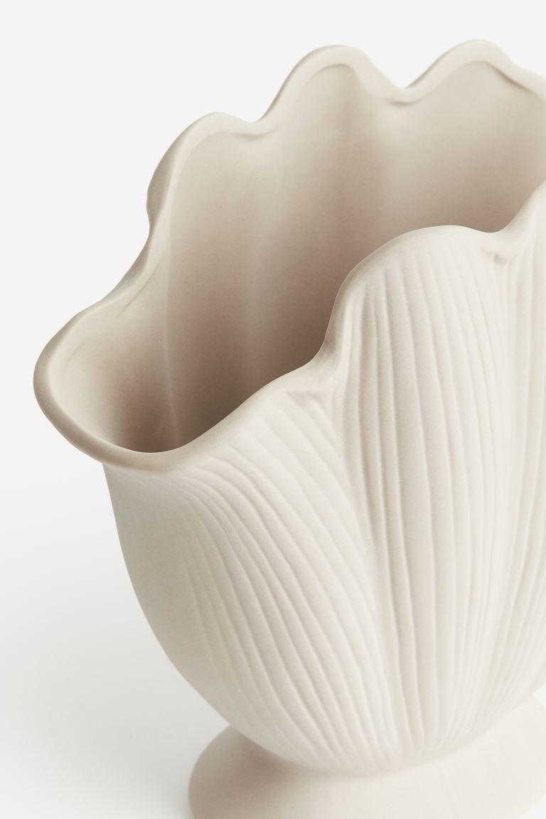 Shell-shaped Vase - Light beige - Home All | H&M US | H&M (US + CA)