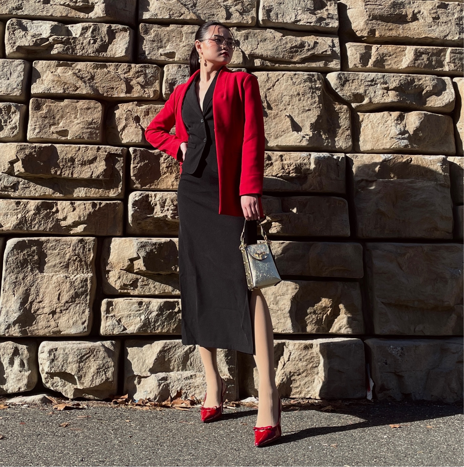 Work office for the women in business. Keeping the colors minimal, between 2-3 colors max, to avoid distraction 

#LTKworkwear #LTKstyletip