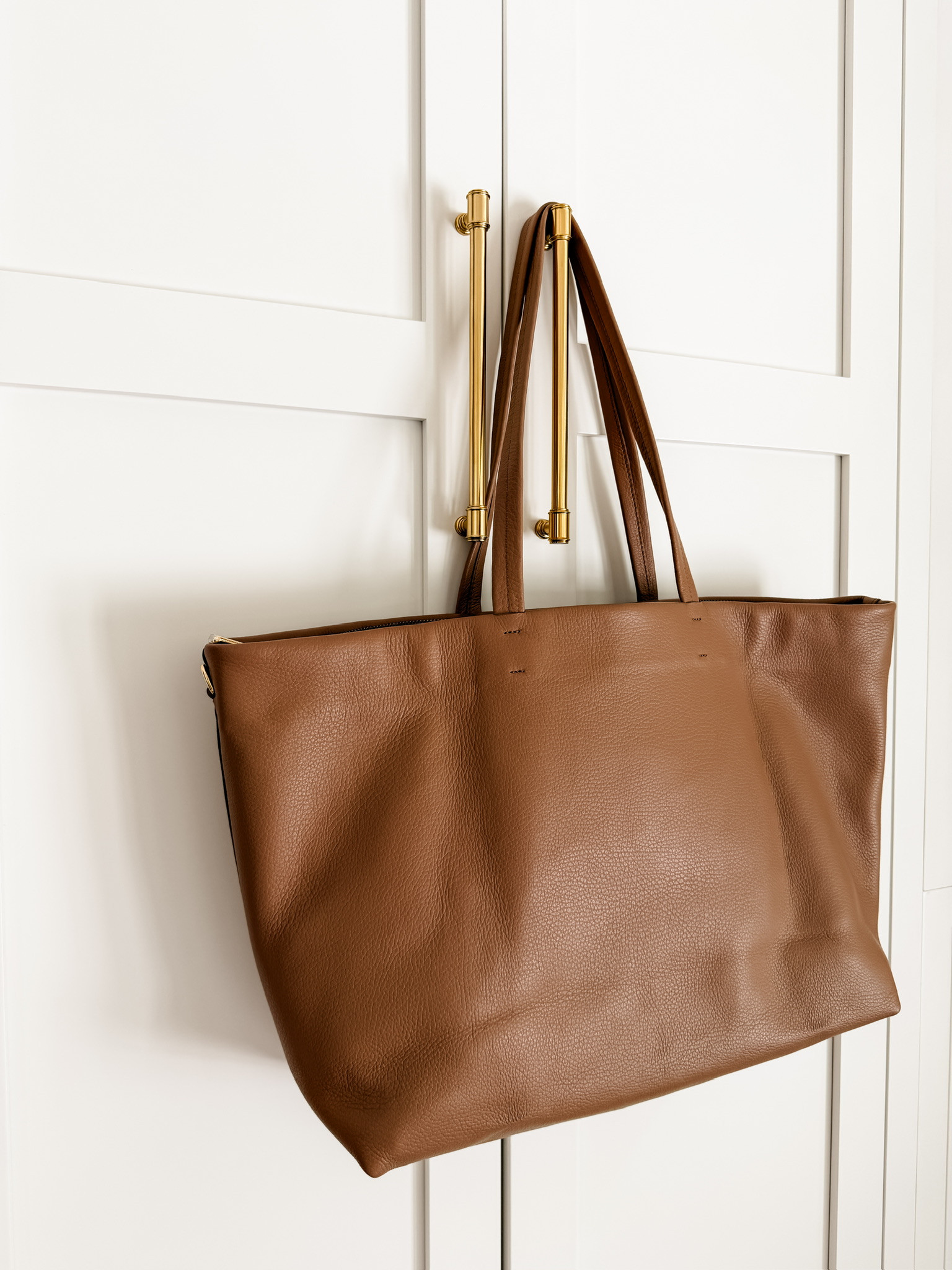 This tote bag is definitely more of a splurge, but it is a bag you will have for years! Perfect for work too!

Loverly Grey, tote bag, workwear, work tote, leather tote 

 #LTKSeasonal #LTKWorkwear
