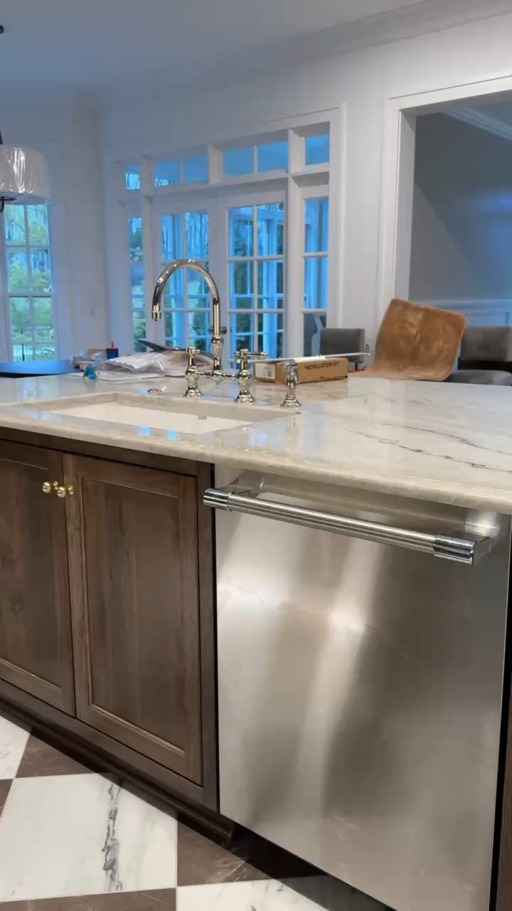 Loveee that it lights up!!

bosch, bosch dishwasher, home needs, moving, new home, new home needs, dishwasher review, grace white 

 

#LTKOver40 #LTKHome #LTKTravel