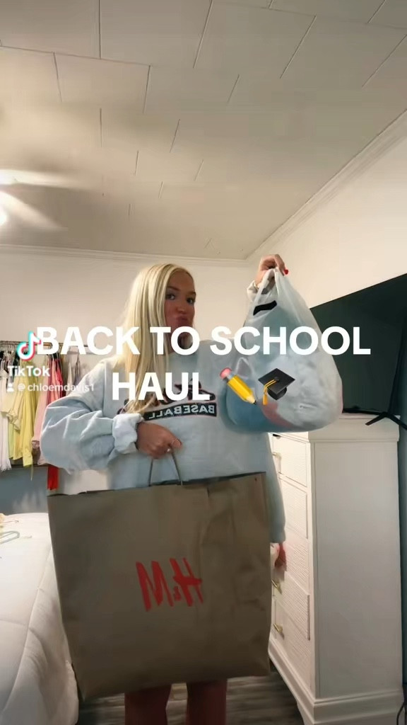 Back to school haul!!!!🎓✏️💙🧡🤍

#LTKSeasonal #LTKxNSale