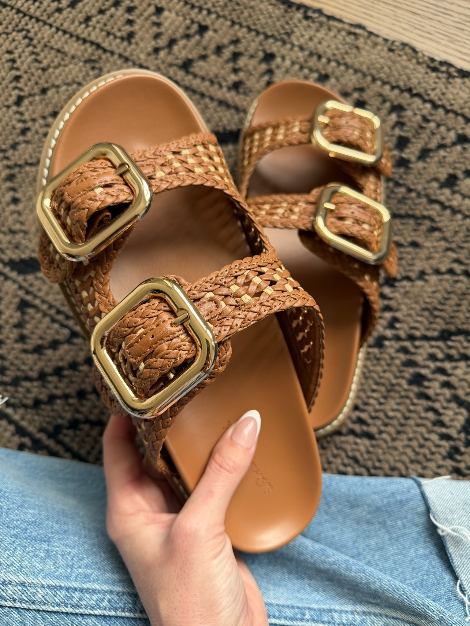 These sandals are so comfortable and literally go with everything! There is a lighter color too! 

#LTKootd #LTKgrwm #LTKSeasonal