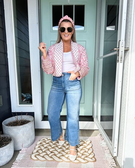 Probably one of my favorite casual outfits lately. You’ve gotta try this look! 

Sizing
Jeans 27 
Tank medium
Jacket small 

#LTKfindsunder50 #LTKfindsunder100 #LTKSeasonal
