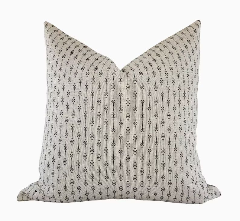 Modern Farmhouse Linen Stripe Cushion Cover UK, Stripe Linen Pillow Cover, Farmhouse Throw Pillow... | Etsy (US)