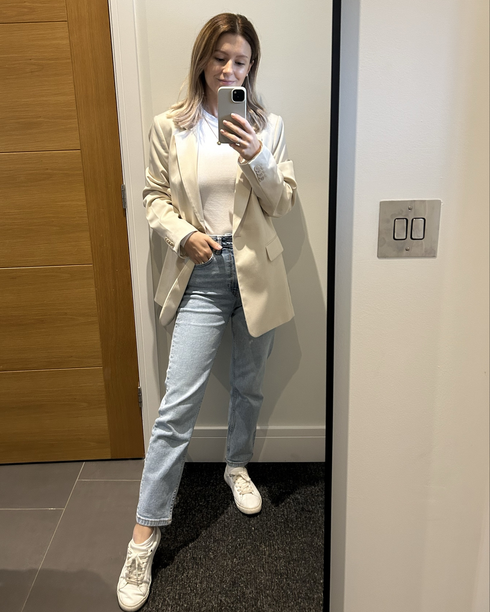 Stradivarius Slim mom jeans, beige double breasted blazer, white ribbed long sleeve basic top 

#LTKautumn #LTKfamily #LTKuk