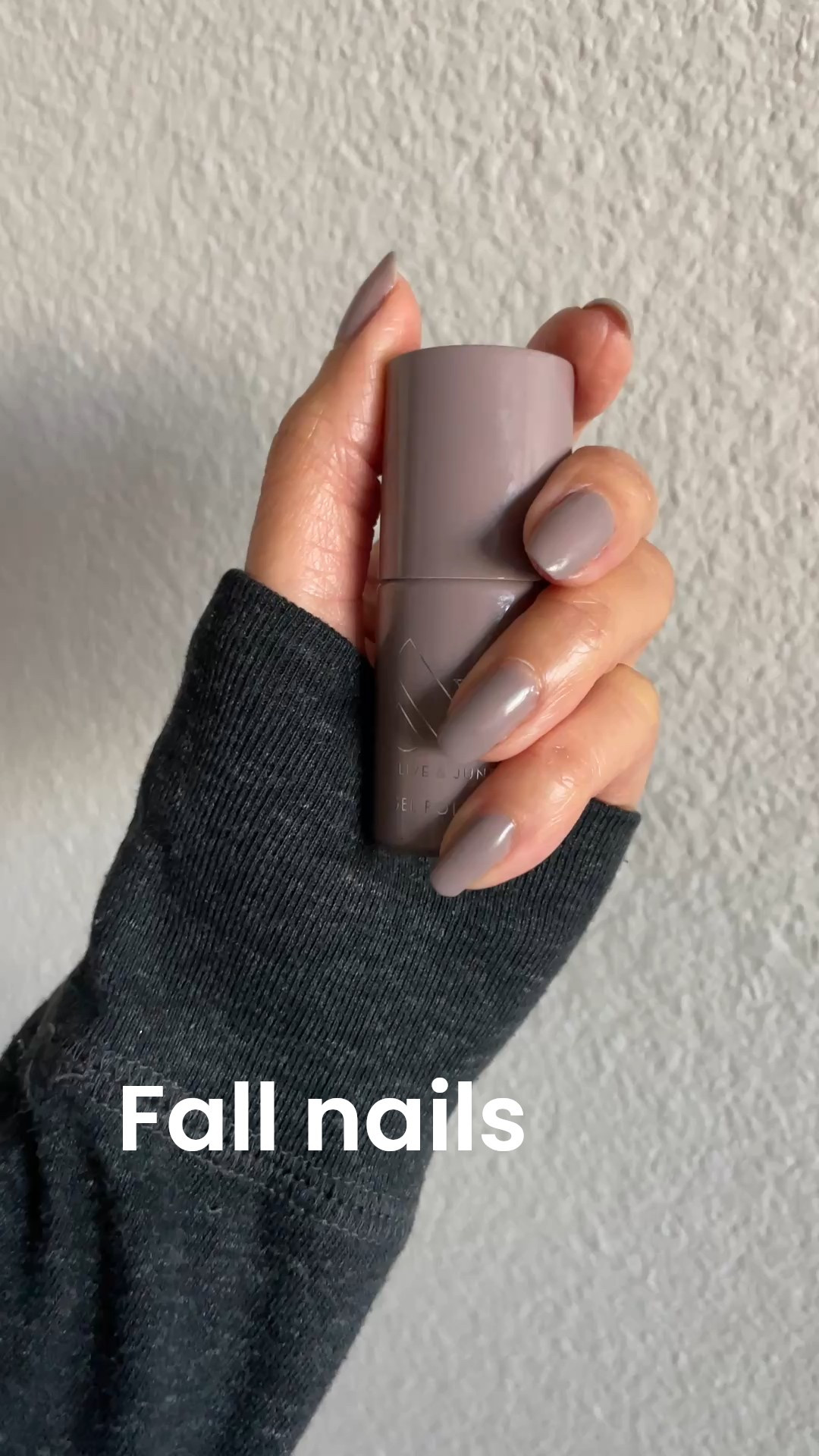 Grey nails 💅 Fall nails / gel mani from Olive & June

#LTKGiftGuide #LTKBeauty #LTKStyleTip