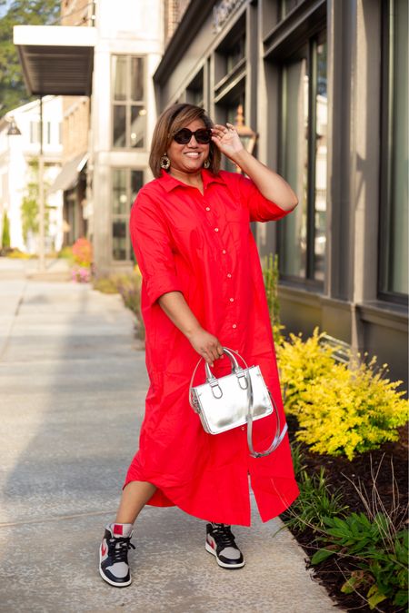 An oversized shirtdress with sneakers = one of my favorite outfit combinations!!!  And, this shirtdress is a classic, versatile piece that can be styled SO many fun ways. It looks great with heels, with sneakers, with ballet flats, with Mary Jane heels. Silver metallic accessories elevate the look!  This beauty is offered in several other striking colors, too!  I purchased my typical size XL. ❤️❤️❤️