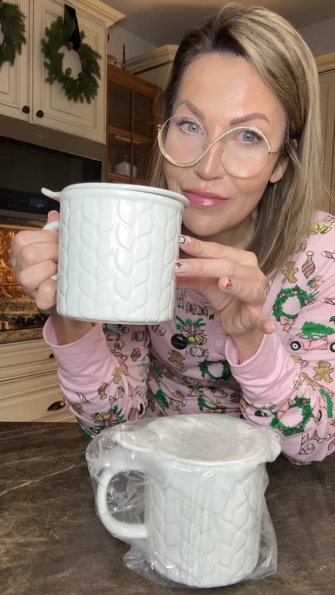 Temp-tations Carved Willow Mega Mugs (Set of 4) hold 24 oz of cozy comfort ☕ Includes lids & dishwasher-safe! Perfect for soup, cocoa & gifting. #CozyKitchenMustHaves #Mug

#LTKHome