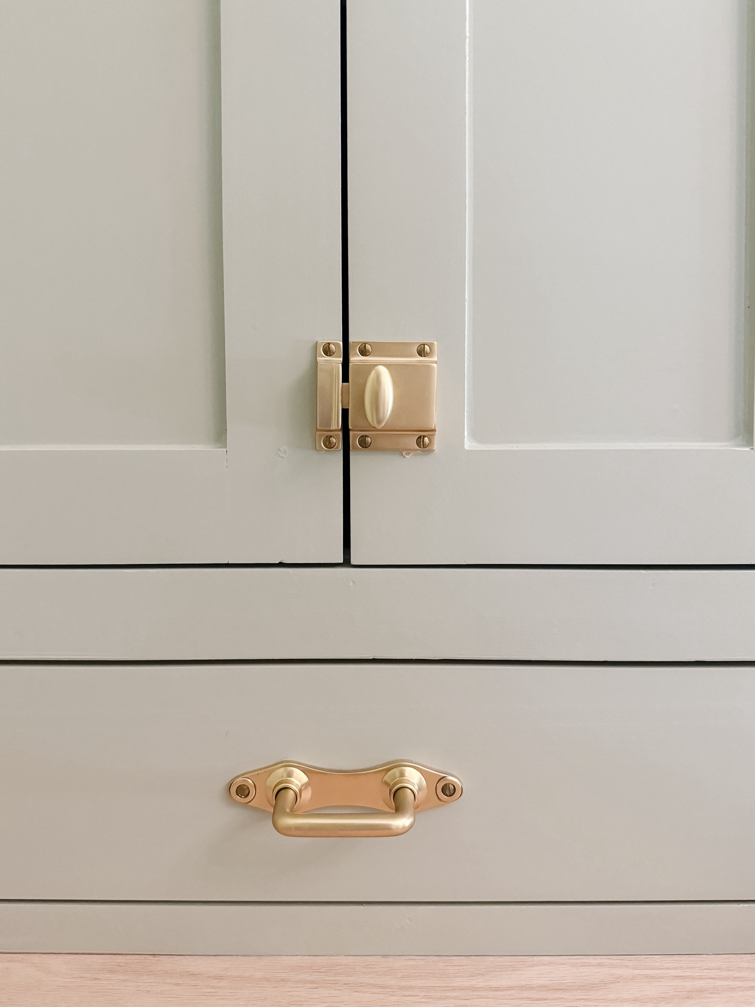 Mix and match cabinet hardware in polished brass. Cabinet latches and pulls 

#LTKHome #LTKStyleTip #LTKFindsUnder50