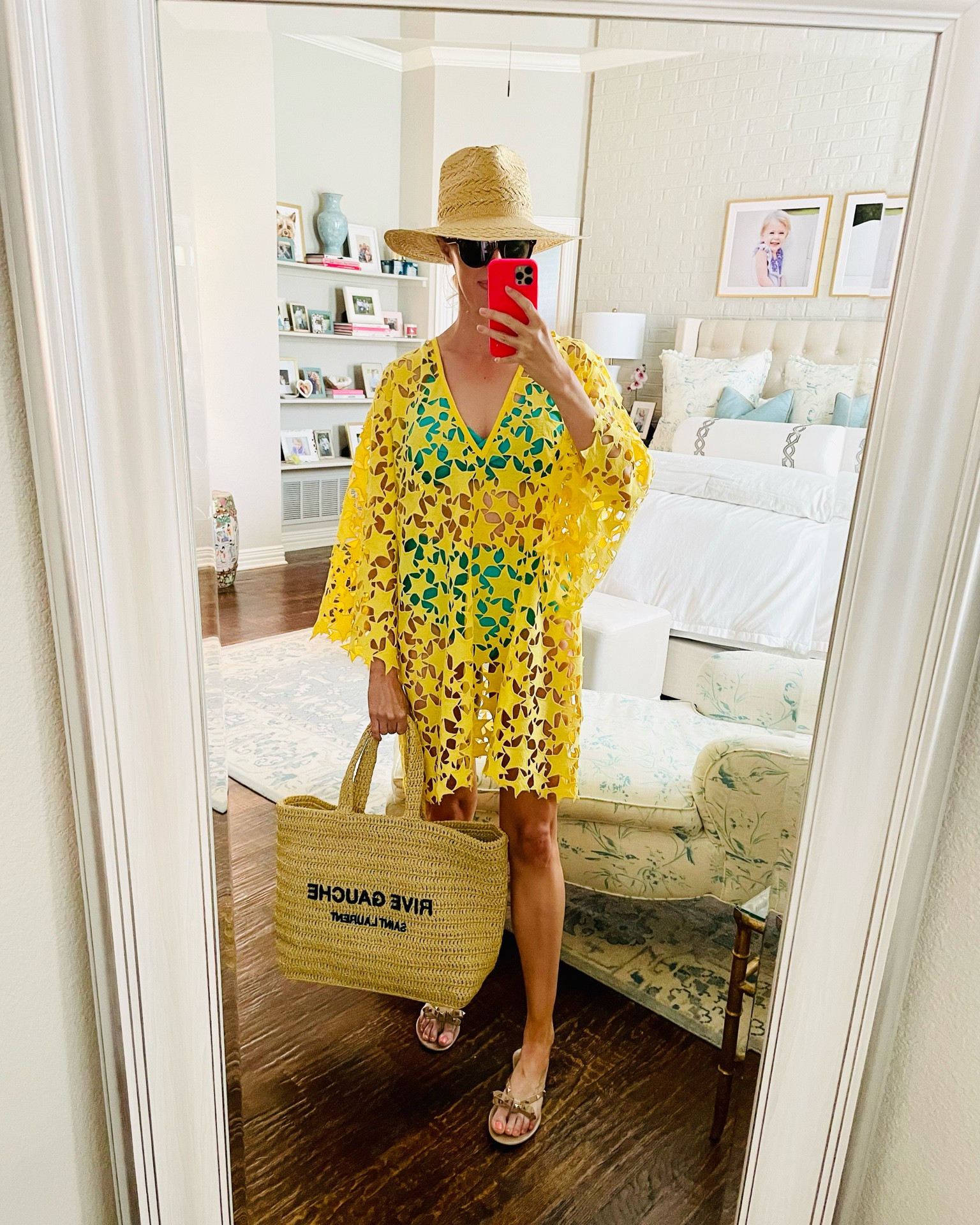 Take me to the beach!


#LTKitbag #LTKshoecrush #LTKstyletip