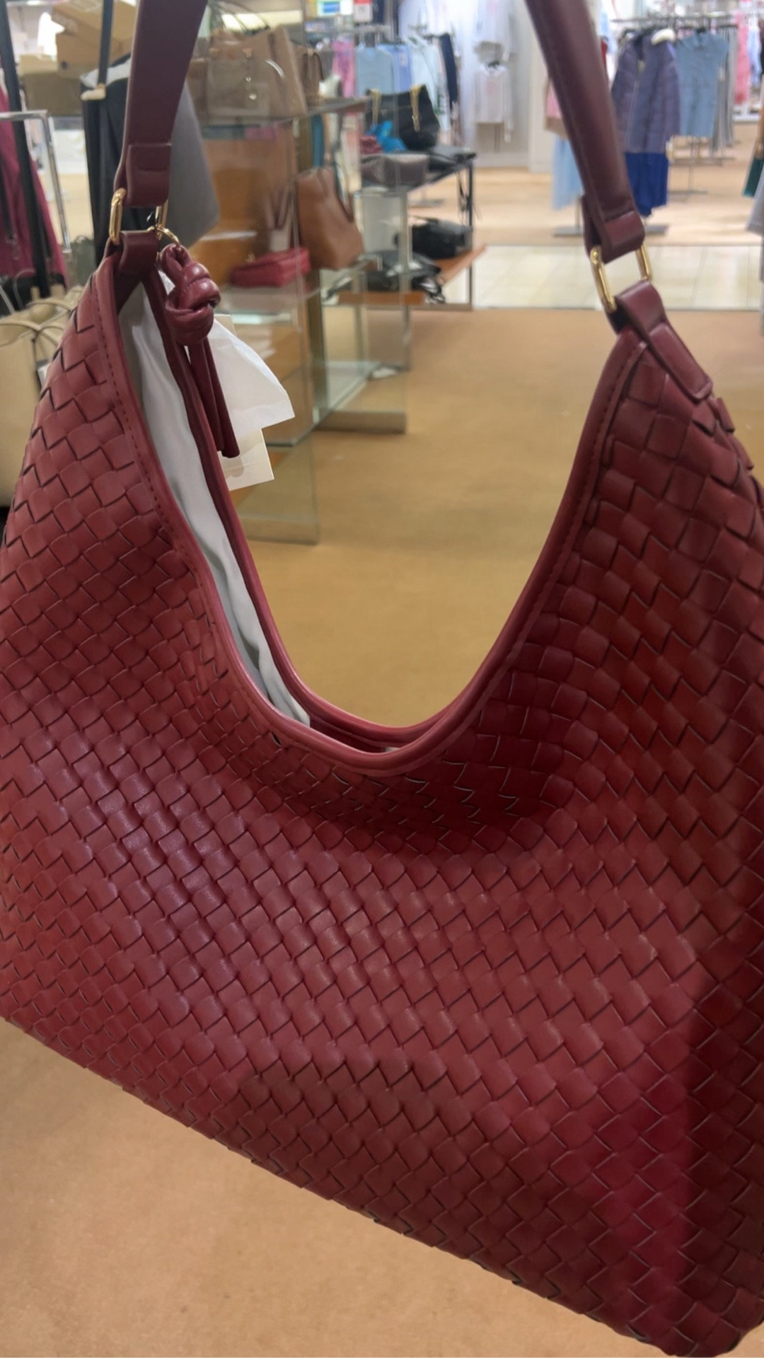 Red wooven handbag on sale! Luxury handbag inspired

Purse, handbag, red purse

#LTKSaleAlert #LTKFindsUnder50 #LTKFindsUnder100