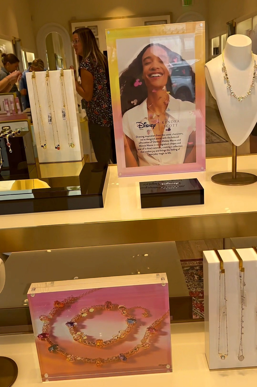 Kendra Scott x Disney ✨

#LTKMostLoved #LTKGiftGuide #LTKStyleTip
