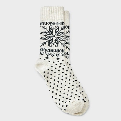 Women's Super Soft Snowflake Cozy Crew Socks - Universal Thread™ | Target