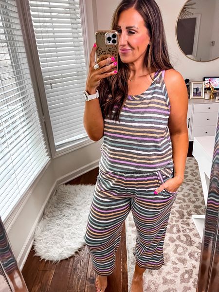 Sz large stripe lounge 

#LTKcurves #LTKunder50 #LTKtravel