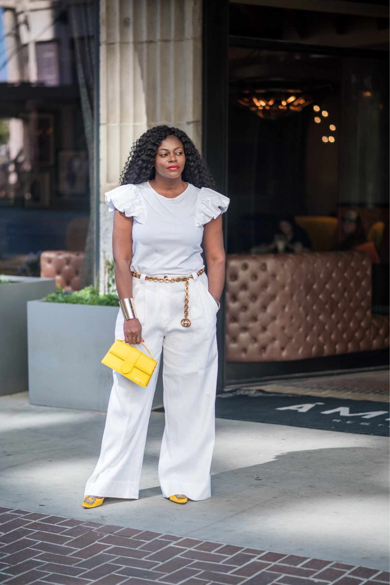 Happy new month! What do they say about whites after Labor Day? Yea it doesn’t matter, style your whites whenever or however just like so!

