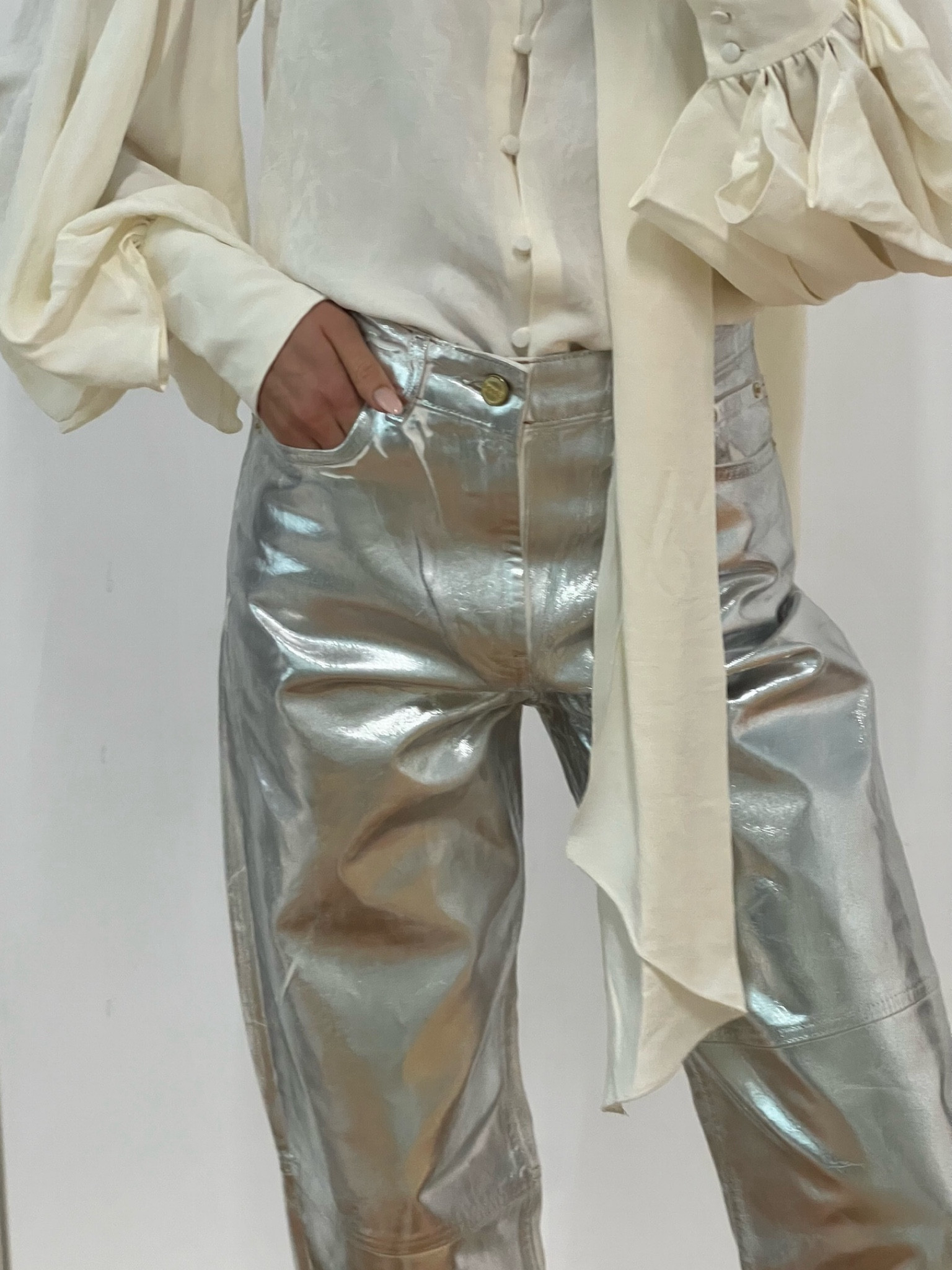 silver jeans >>

#LTKstyletip #LTKeurope #LTKpartywear